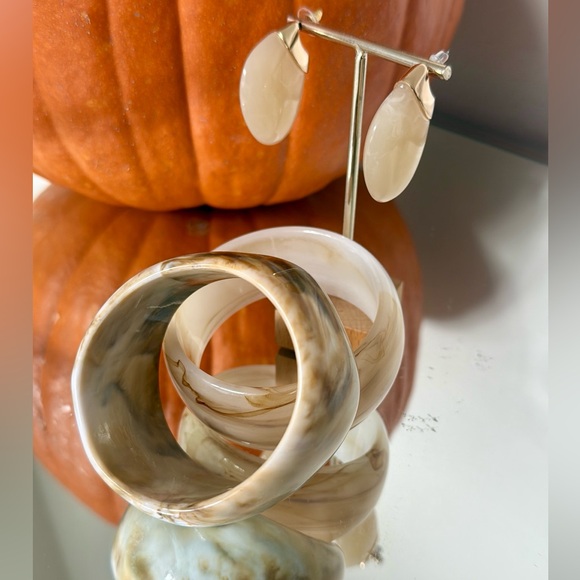 Chic Cream and Brown Accessory Set